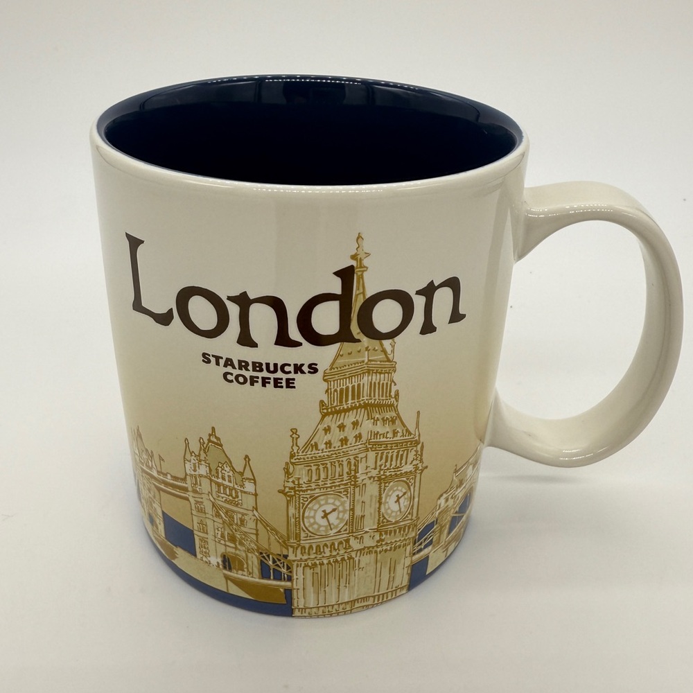 2013 Starbucks Coffee Mug London England City Mug Collector Series 16 oz